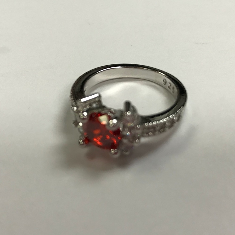🌸New Princess Cut Red Sapphire Ring🌸 - Picture 3 of 5